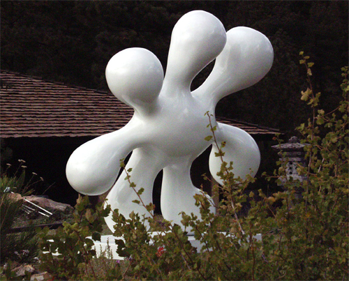 Leaning Splat, 2003- Polyester, styrene, enamel, 6’ x 6’ x 3’ Leaning Splat, 2003- Polyester, styrene, enamel, 6’ x 6’ x 3’